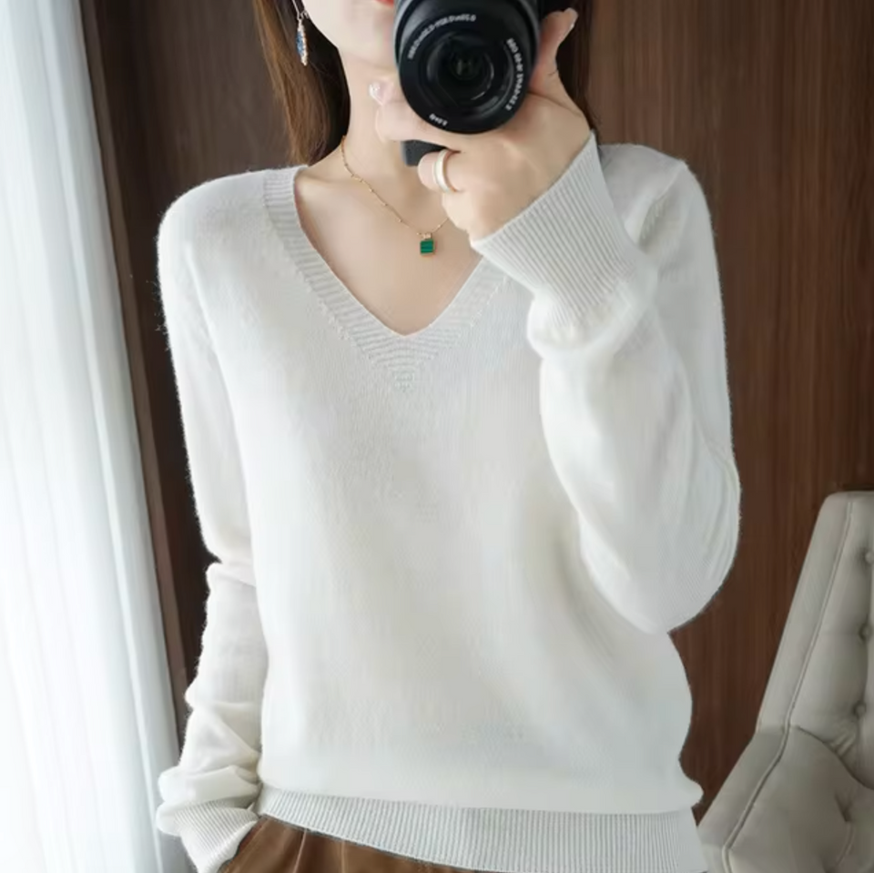 Belluno Luxurious V-Neck Sweater