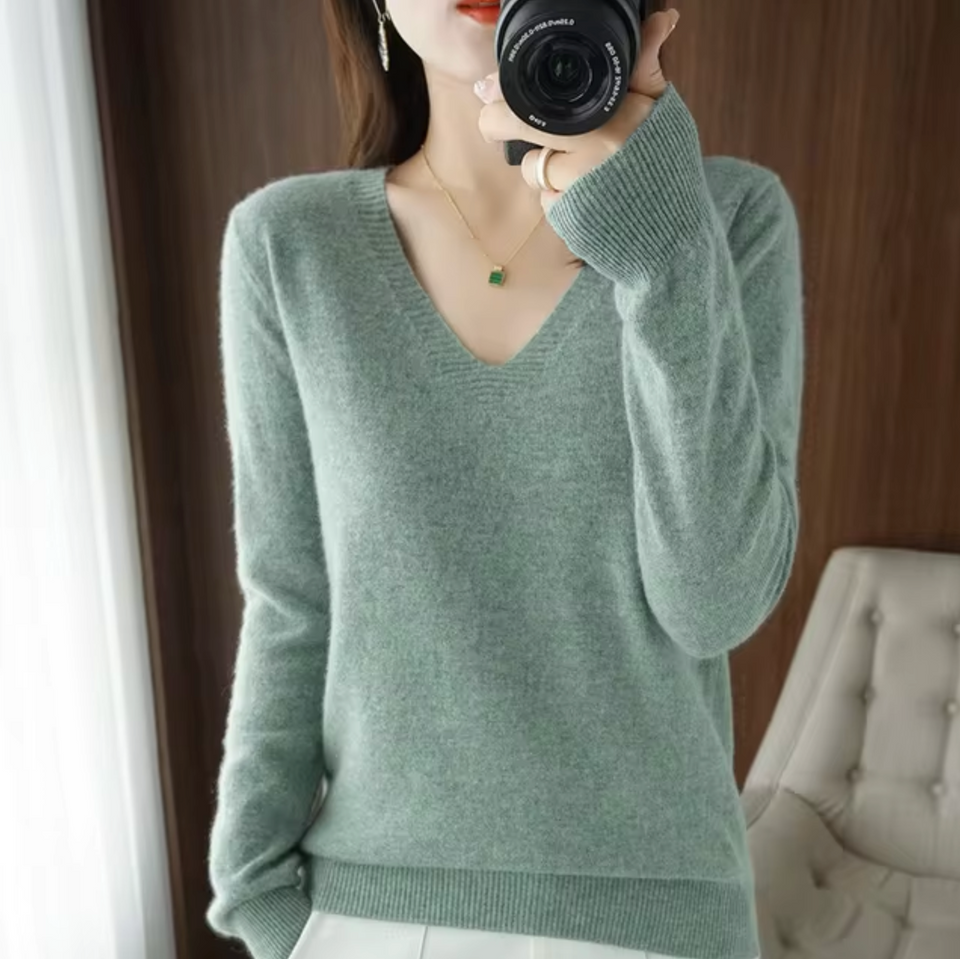 Belluno Luxurious V-Neck Sweater