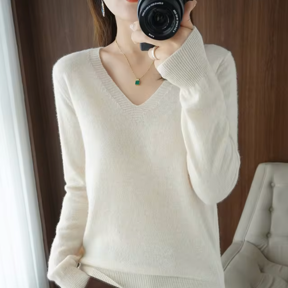 Belluno Luxurious V-Neck Sweater