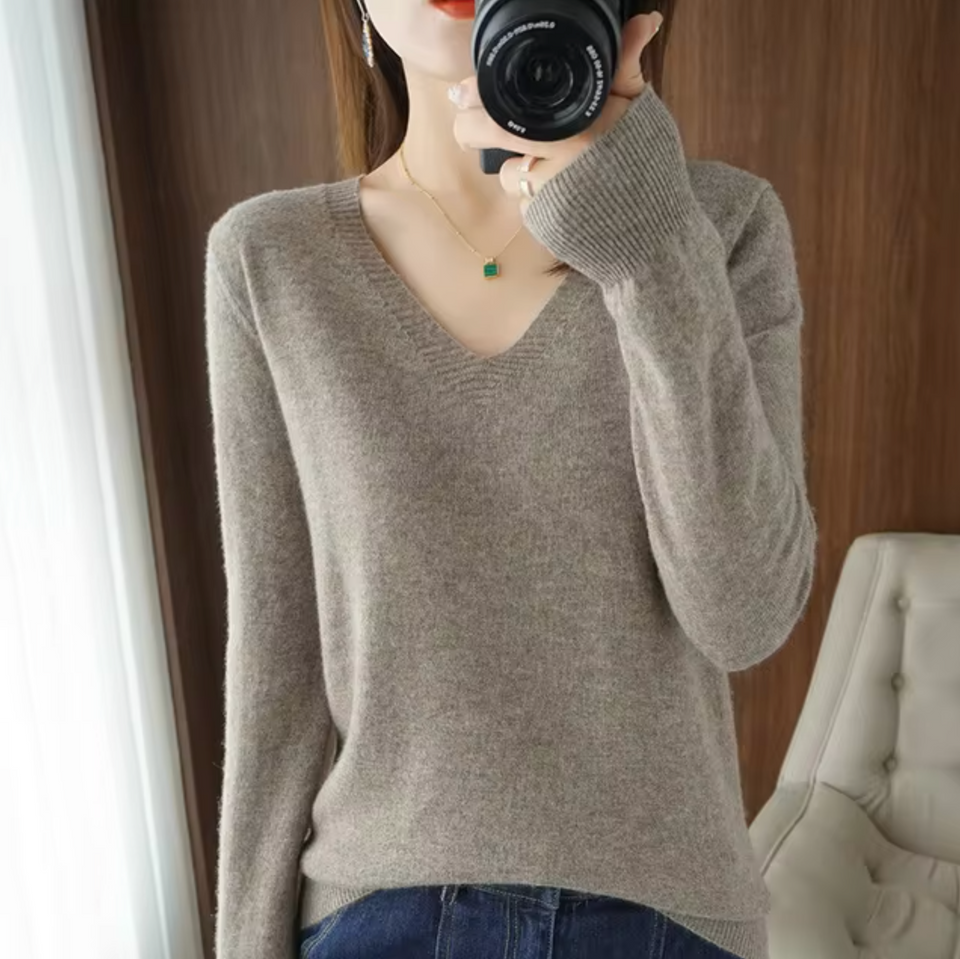 Belluno Luxurious V-Neck Sweater